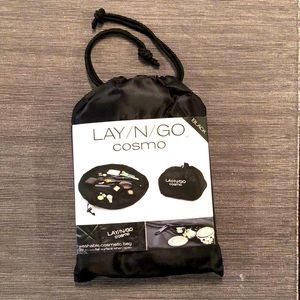 Lay/N/Go Cosmo bag in black for jewelry or makeup. 20” flat when open.